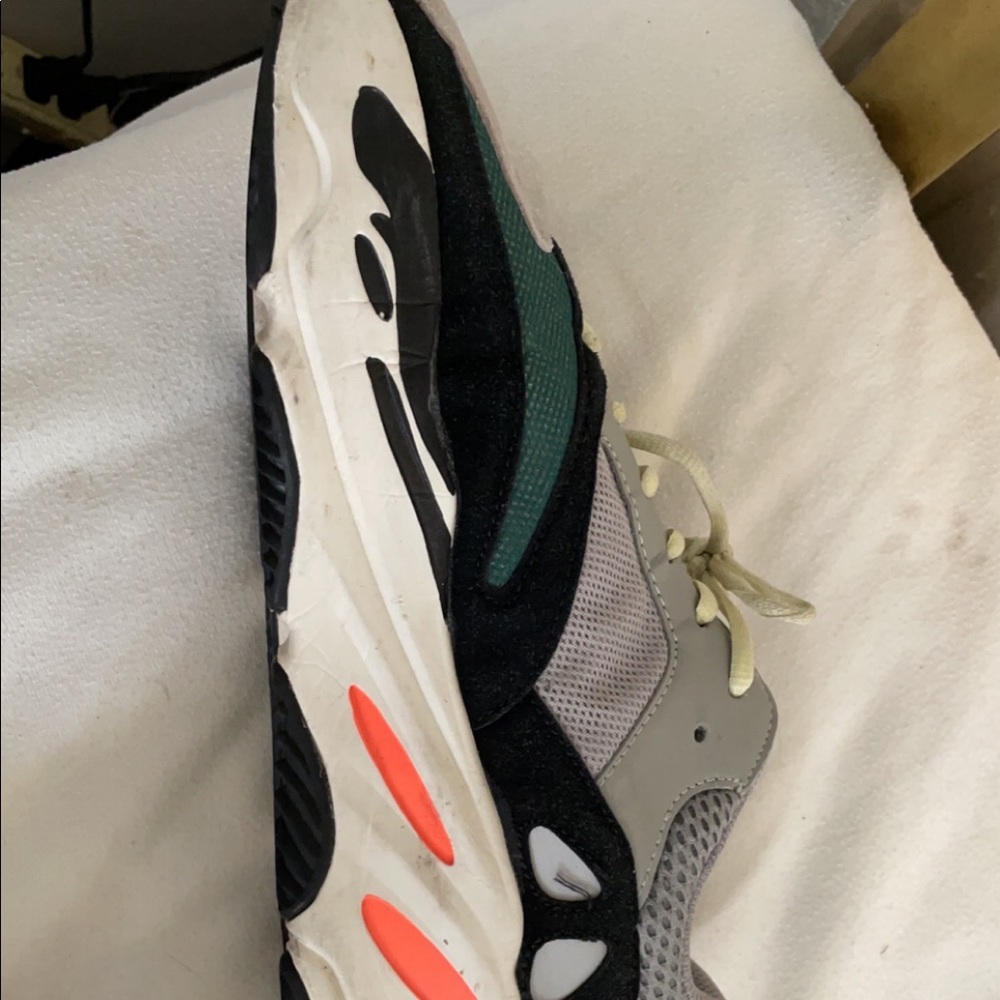 yeezy 700 waverunner